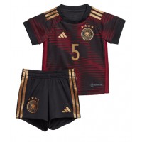 Camiseta Alemania Thilo Kehrer #5 Segunda Equipación Replica Mundial 2022 para niños mangas cortas (+ Pantalones cortos)